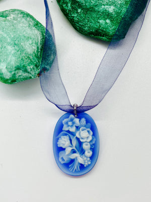 Mary's Necklace