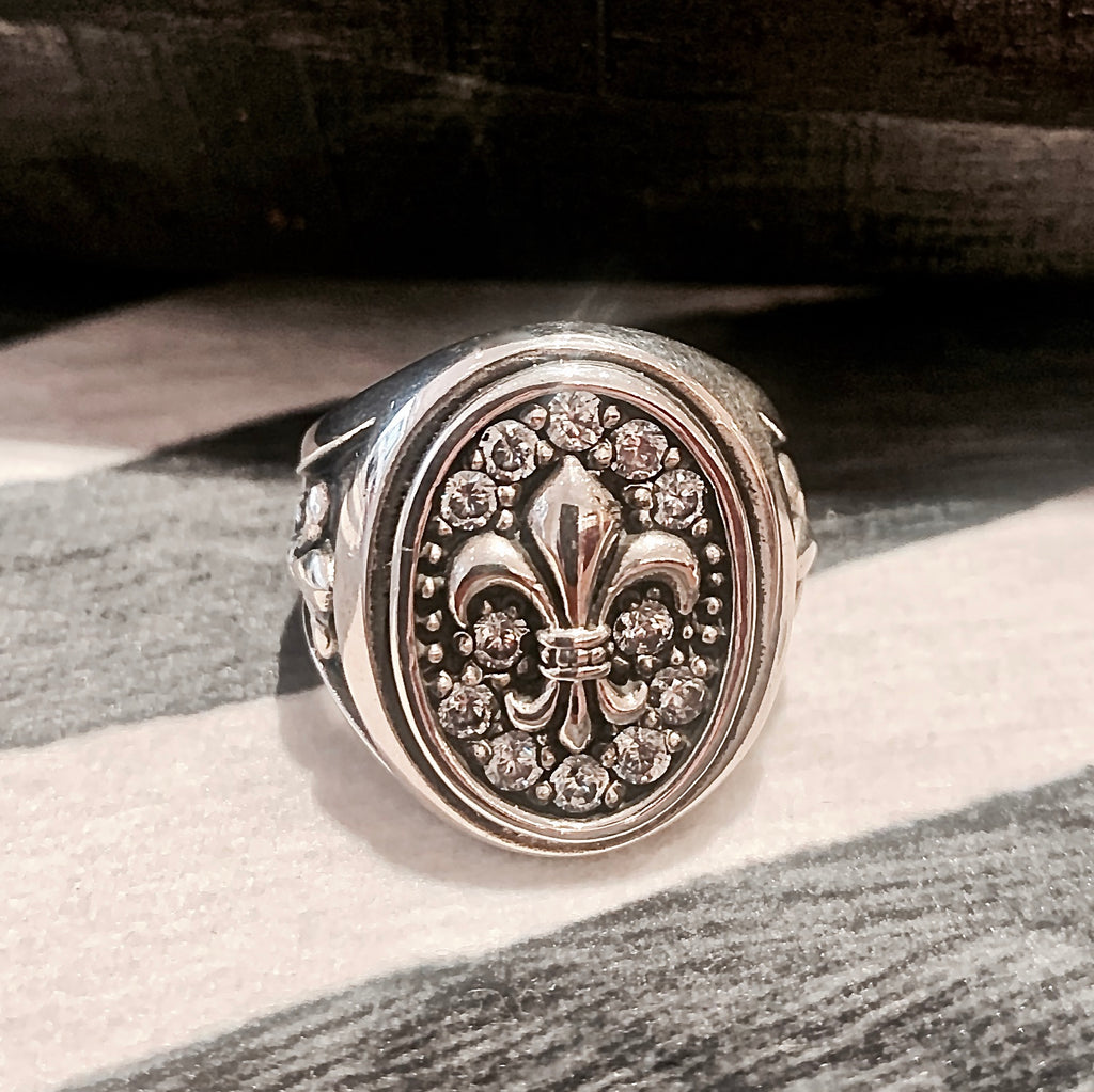 French Lilly Ring