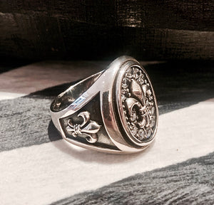 French Lilly Ring